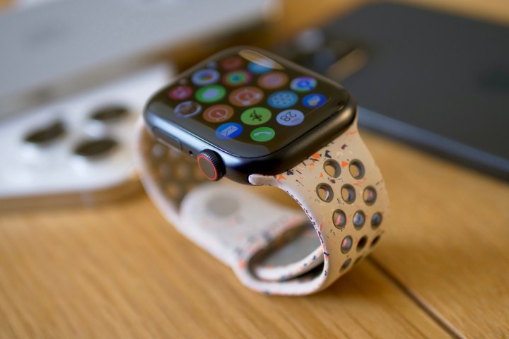الشاشة المنحنية في Apple Watch Series 9.
