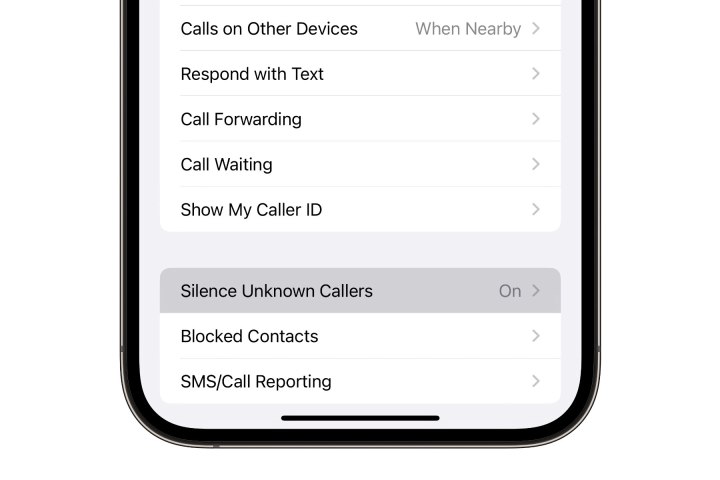 إسكات المتصلين غير المعروفين على iPhone 14 Pro Max.