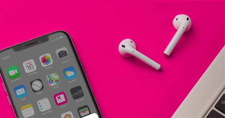 سماعات AirPods من شركة Podswap.