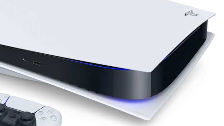 وحدة تحكم PlayStation 5 من سوني عن قرب.