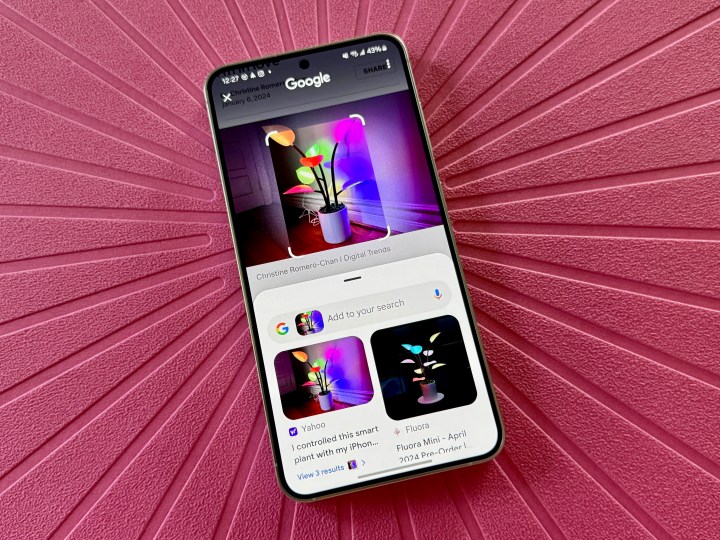 يعرض Samsung Galaxy S24 دائرة للبحث.
