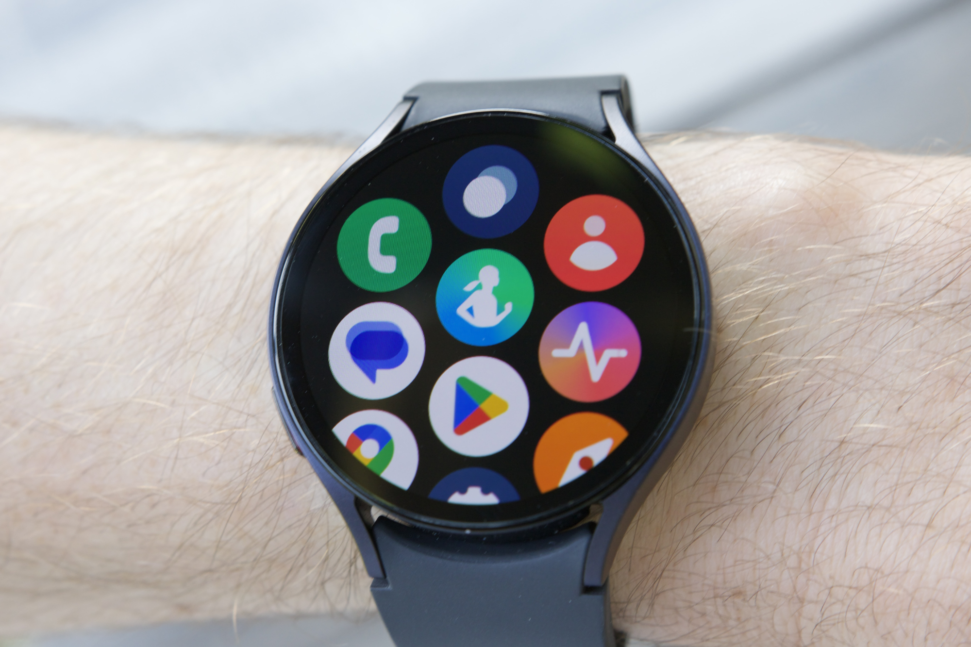 صفحة التطبيقات على Samsung Galaxy Watch 6.