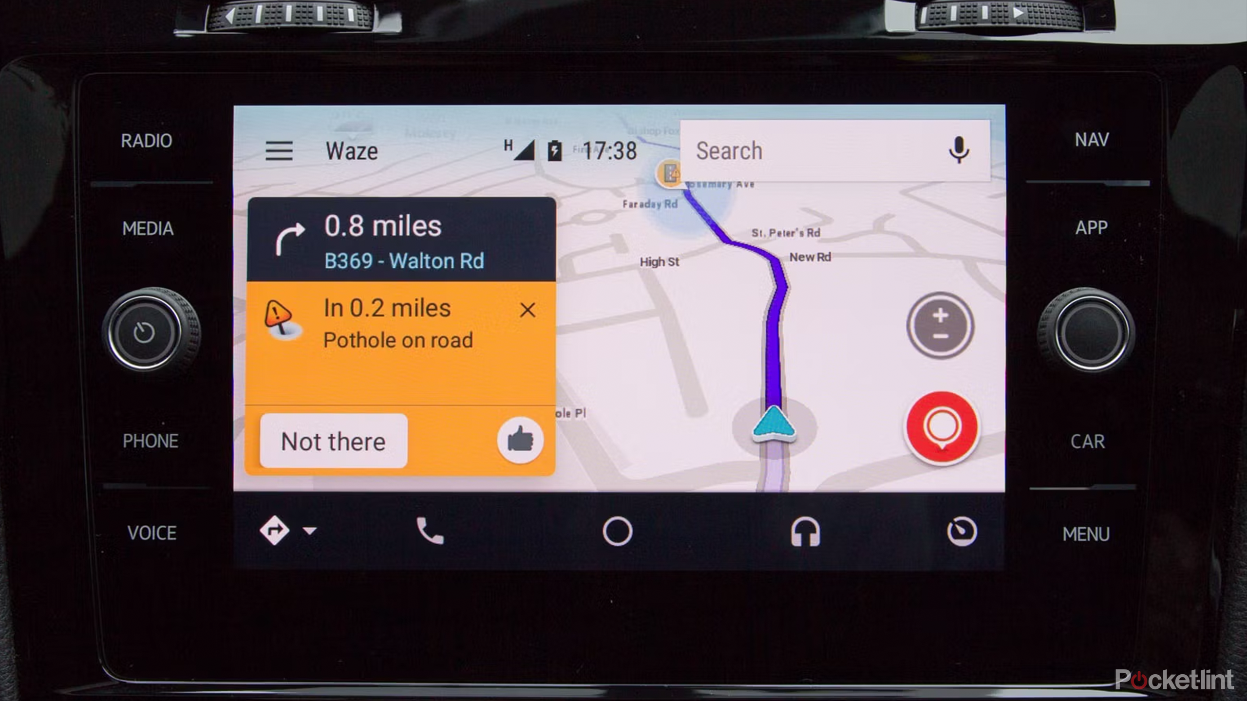 تشغيل تطبيق waze على شاشة السيارة